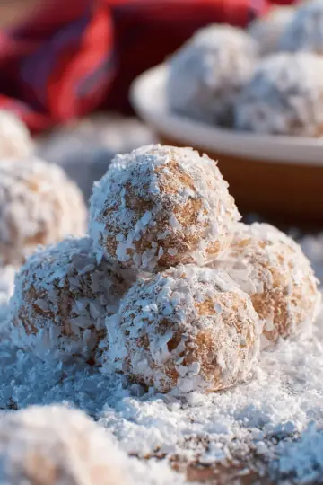 Gingerbread Snowballs